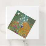 Gustav Klimt Blomsterträdgård Typ av skydd Gåvor Etiketter<br><div class="desc">En vacker trädgårdsmålning - det här är en klassisk målning av Gustav Klimt,  som heter Cottage Garden,  eller Bauergarten,  1907,  som är en nära blomsterträdgård,  en färgstark blommigt.</div>