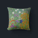 Gustav Klimt Blomsterträdgård Vintage Art nouveau Kudde<br><div class="desc">Gustav Klimt Blomsterträdgård Vintage Art nouveau Painting 1907 Fine Art Painting</div>