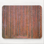 Gustav Klimt Fir Forest Tannenwald Red Träd Musmatta<br><div class="desc">Vintage Gustav Klimt Fir Forest - Art nouveau Red Träd Denna vackra vintage av träd är av konstnären Gustav Klimt. Målningen, som heter Fir Forest I, eller Tannenwald, visar oss ett vackert landskap med Red Fir Träd, genom en tät skog. Gustav Klimt fångade vibrationskänslan i den här landskapsmålningen. Skogen var...</div>