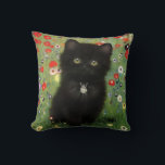 Gustav Klimt Kitten Kudde<br><div class="desc">Pillow med en Gustav Klimt-kattunge! Det svarta kattunge bär en silver och sitter i en fält av rött,  blått,  vitt och gula blommor. En underbar gåva till kattälskare och österrikiska konstentusiaster!</div>
