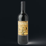 Gustav Klimt Livets träd: Art nouveau Symbolist Vinflaska Etikett<br><div class="desc">Öka ditt utrymme med det här ikoniska mästerverket Gustav Klimts "Livets träd" (från Stammens häst). Denna berömda Art nouveau-konst är fängslad med sitt snabba gyllene grenar, intrikata mönster och symboliska motiv som representerar livsresa, anslutning och tillväxt. Klimts namnteckning använda av rik, skakande guld, mosaikliknande detaljer och abstrakt skapar en mesmeriserande...</div>