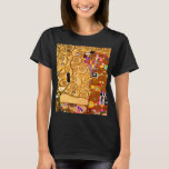 Gustav Klimt Livets träd T Shirt<br><div class="desc">T-Shirt med Gustav Klimts mural The Livets träd,  The Stoclet Frieze (1905-1911). Den består av tre mosaiker: Förväntningen,  Knight och Embrace. En vacker kvinna,  ett gyllene träd och två älskare i ett omslag framställs. En underbar gåva till fläkt av Art nouveau och österrikisk konst.</div>
