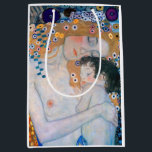 Gustav Klimt - Mor och Child<br><div class="desc">Mor and Child (Detailed of Three Ages of Woman) - Gustav Klimt,  Oil on Canvas,  1905</div>
