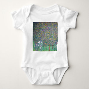 Gustav Klimt - Rosebuskar under Träd T Shirt