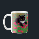 Gustav Klimt Tuxedo Cat Kaffemugg<br><div class="desc">Kaffe Mugg med en Gustav Klimt tuxedo-katt! Denna vackra svarta och vita kattunge ligger i fält av röda,  blå,  vita och orange blommor. En fantastisk-gåva till kattälskare och österrikiska konstentusiaster!</div>