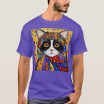 Gustav Klimt Tuxedo Cat med färgstark Scarf TShirt T Shirt<br><div class="desc">Gustav Klimt Tuxedo Cat with Colorful Scarf TShirt .Fantastisk Underbar Funny Souvenir Present Matching Family Clothing Couple Outfit Apparel for mamma,  pappa,  bror,  syster,  fru,  make,  son,  dotter,  pappa,  mamma,  pappa,  farpa,  mormor moster morbror,  hans hustru dam.</div>