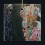 Gustav Klimt Vintage Art nouveau död och livstid Julgransprydnad Keramik<br><div class="desc">Död och livstid (1908) av Gustav Klimt är en vintage av bra av Viktorian Era Symbolism med två olika inslag, Life and Death. På den lämnat döden återges en klassisk grimbok med en slipande skalle, täckt i en mörk med en religiösa kor. På högerna finns en grupp huvudsakligen unga kvinnor...</div>