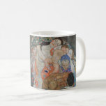 Gustav Klimt Vintage Art nouveau död och livstid Kaffemugg<br><div class="desc">Död och livstid (1908) av Gustav Klimt är en vintage av bra av Viktorian Era Symbolism med två olika inslag, Life and Death. På den lämnat döden återges en klassisk grimbok med en slipande skalle, täckt i en mörk med en religiösa kor. På högerna finns en grupp huvudsakligen unga kvinnor...</div>