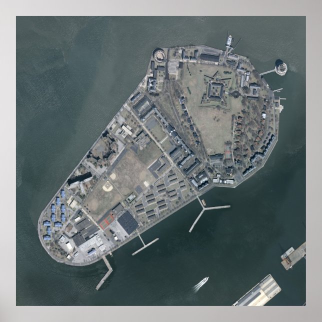 Guvernors Island Aerial Photograph Poster (Framsidan)