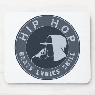 GUY IN HOODIE RAPPPPORT PÅ MIC MUSMATTA