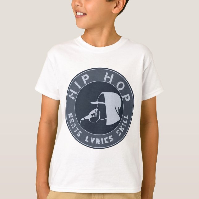 GUY IN HOODIE RAPPPPORT PÅ MIC T SHIRT (Framsida)