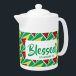 GUYANA FLAGGA Blsed Christian Customized MEDIUM<br><div class="desc">Äkta din tro och ditt GUYANESE-arv när du nästa gång njuter av att skapar din hett i den här stilistigt designade tekannan, som visar GUYANA:s GOLDEN ARROWHEAD-flagga i ett diagonalt upphöjt mönster, med skriptreferens Ephesian 1:3 (välsignad med varje andlig välsignelse). Detta skulle vara en idealisk gåva när som helst på...</div>