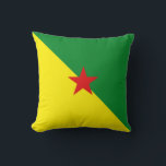 Guyane Flagga x Flagga Pillow Kudde<br><div class="desc">Guyanes flagga talar båda sidor om den här kudden. En fantasifull inredningsaccent för Guyanas hemmakare.</div>