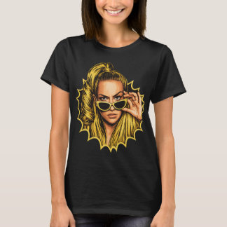 Gylden Pop-Art-Diva – Retro Seriestil T Shirt