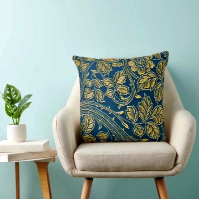 Gyllene Blom Elegans Kudde (Golden Blossom Elegance Throw Pillow 100% polyester hidden zipper enclosure.)