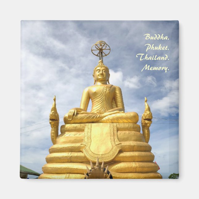 Gyllene Buddastaty på kullen i Phuket Magnet (Framsidan)