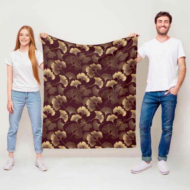 Gyllene Ginkgo-blad på röd elegant botanisk Fleecefilt (På plats)