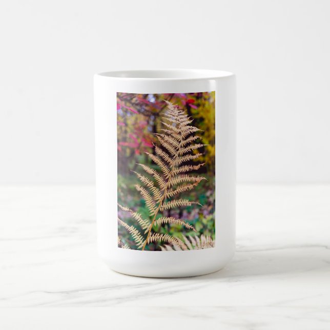Gyllene höstfärgad ormbunksbladsexemplar kaffemugg (Center)