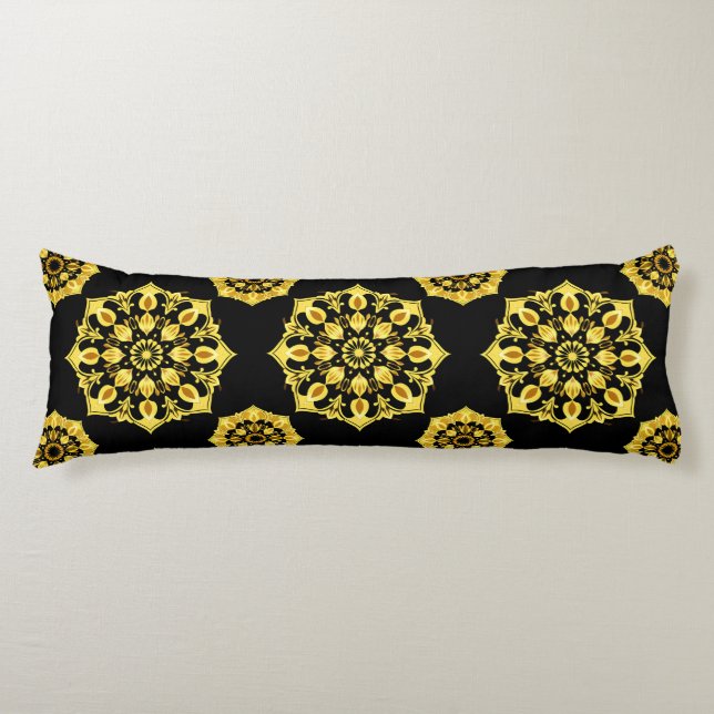 Gyllene Mandala-design med symmetriska mönster Kroppskudde (Framsidan)