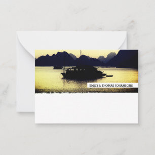 Gyllene solnedgång, Halong Bay-båtar - Vietnam (ko Anteckningskort