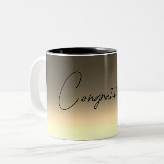 Gyllengul beige ombré gradient Två-Tonad mugg