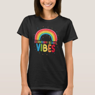 Gymnasiekänsla Första Dag Regenbog Tillbaka Till S T Shirt