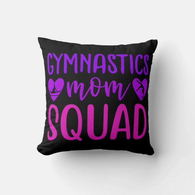 Gymnastics Mamma Squad Quote w/ Rosa and Lila Text Kudde (Framsida)