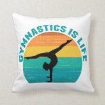 Gymnastika är Life Coola Sunset Gymnast Kudde<br><div class="desc">Gymnastiken är Life. Gastgåva i solnedgång med en vacker färgstark bakgrund bakom en kvinna som gör ett söt handställ med spalterna.</div>