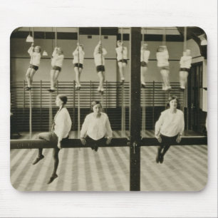 Gymnastiksalen, London läroverk för flickor, 19 Musmatta