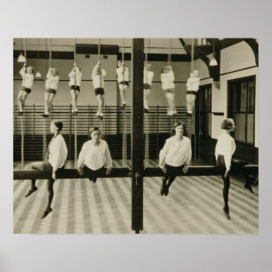 Gymnastiksalen, London läroverk för flickor, 19 Poster