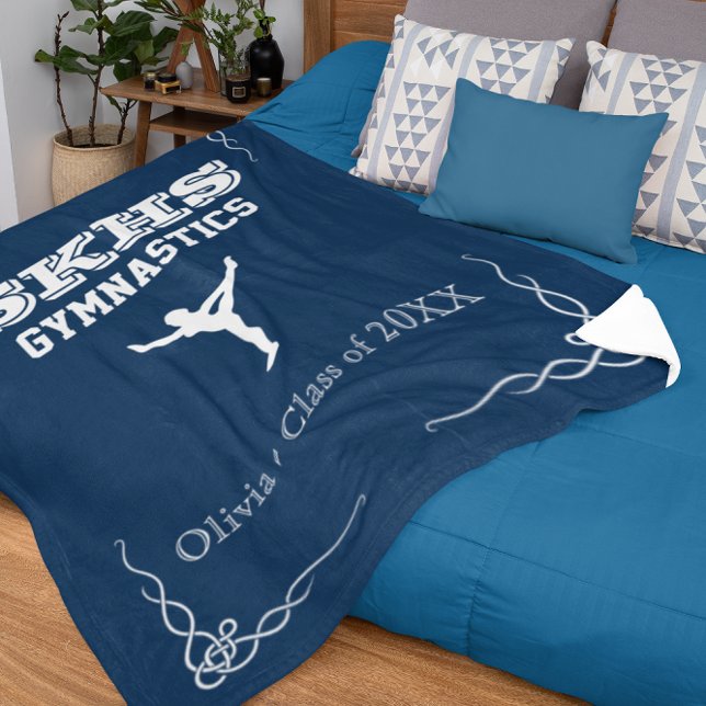 Gymnastikteamet Ull White Text Small Blanket Fleecefilt (Gymnastics Team Fleece Med White Text Blanket)