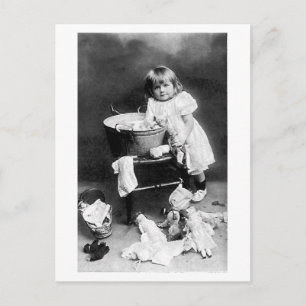 h304 Edwardian Girl with Dolls Clothes Vykort
