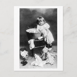 h304 Edwardian Girl with Dolls Clothes Vykort