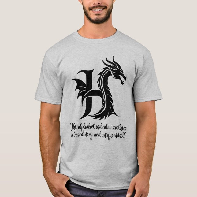 H alfabet för Lycklig Vibes,Personlig födelsedag T Shirt (Framsida)