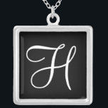 H Monogram Square Anpassningsbar Pendant Necklace Silverpläterat Halsband<br><div class="desc">H Monogram Square Anpassningsbar Pendant Necklace.</div>