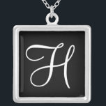 H Monogram Square Anpassningsbar Pendant Necklace Silverpläterat Halsband<br><div class="desc">H Monogram Square Anpassningsbar Pendant Necklace.</div>