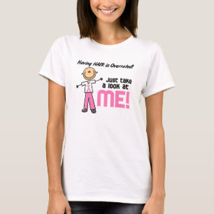 Ha den hår överskattade bröstcancerstick figur t shirt