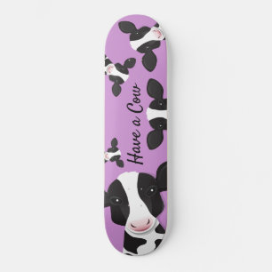 Ha en bild av svarta vita djur vid Lila Mini Skateboard Bräda 18,5 Cm