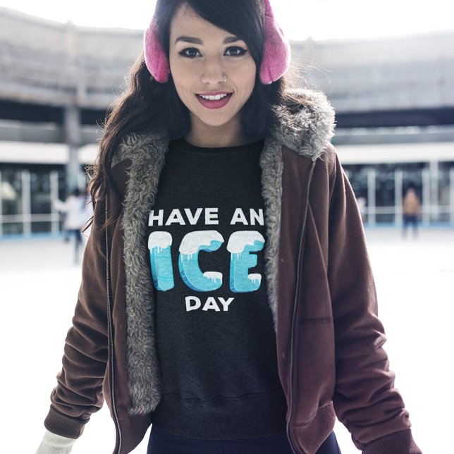 Ha en isdagskjorta t shirt (Skapare uppladdad)