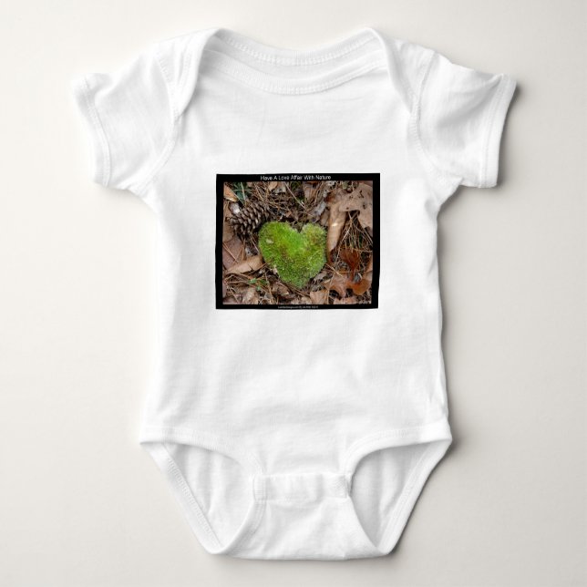 Ha en Kärlek-affär med Nature Moss Heart-gåvor T-shirt (Framsida)