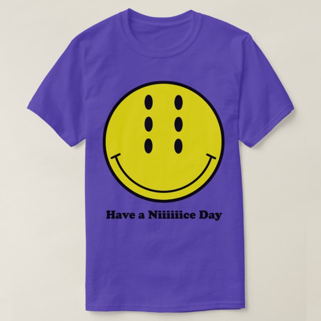 Ha ett niisdagsmedium 4 t shirt (Design framsida)