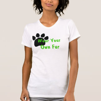 Ha på sig din egna päls t-shirt