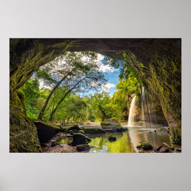 Haew Suwat Waterfall Poster (Framsidan)