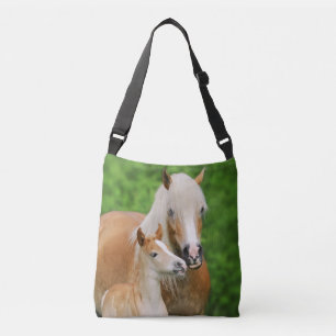 Haflinger Horses Cute Foal Kiss Morsa Photo — Axelväska