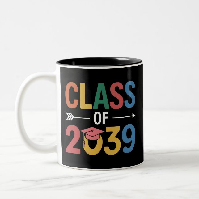 Häftig klass 2039 examen avgångsklass 2039 Två-Tonad mugg (Vänster)