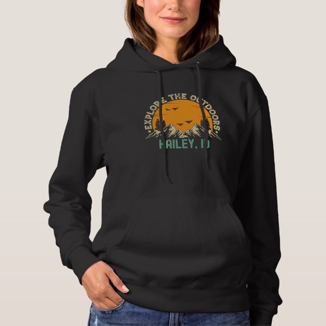 Hailey Idaho  Explore The Outdoors T Shirt (Framsida)
