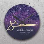 Hair Stylist Magic Lila Glitter Drips Salon Rund Klocka<br><div class="desc">Hair Stylist Magic Lila Glitter Drips Beauty Salon Clocks.</div>