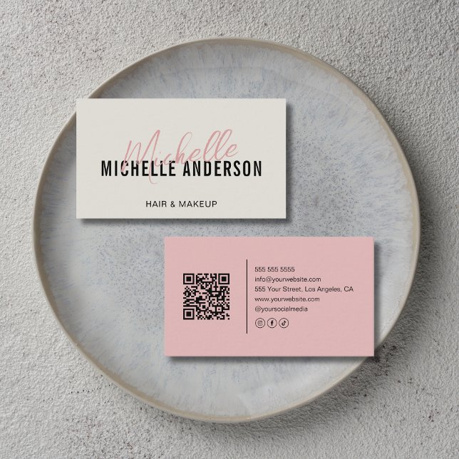 Hair Stylist Modern Neutral and Pink QR Code Visitkort (Hair Stylist Modern Neutral and Pink QR Code Business Card)