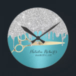 Hair Stylist Turcos Silver Glitter Drips Salon Rund Klocka<br><div class="desc">Hair Stylist Turcos & Silver Glitter driver moderna barlastsalonklockor.</div>