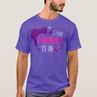 Hairapisten är i ett vackert hairstylist-gift t shirt